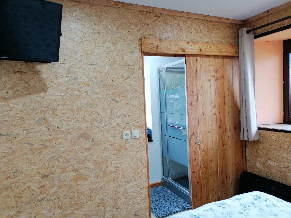Couettes Et Picotin Bed & Breakfast Durbuy Bagian luar foto