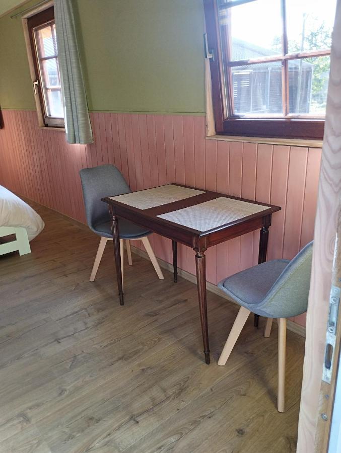 Couettes Et Picotin Bed & Breakfast Durbuy Ruang foto